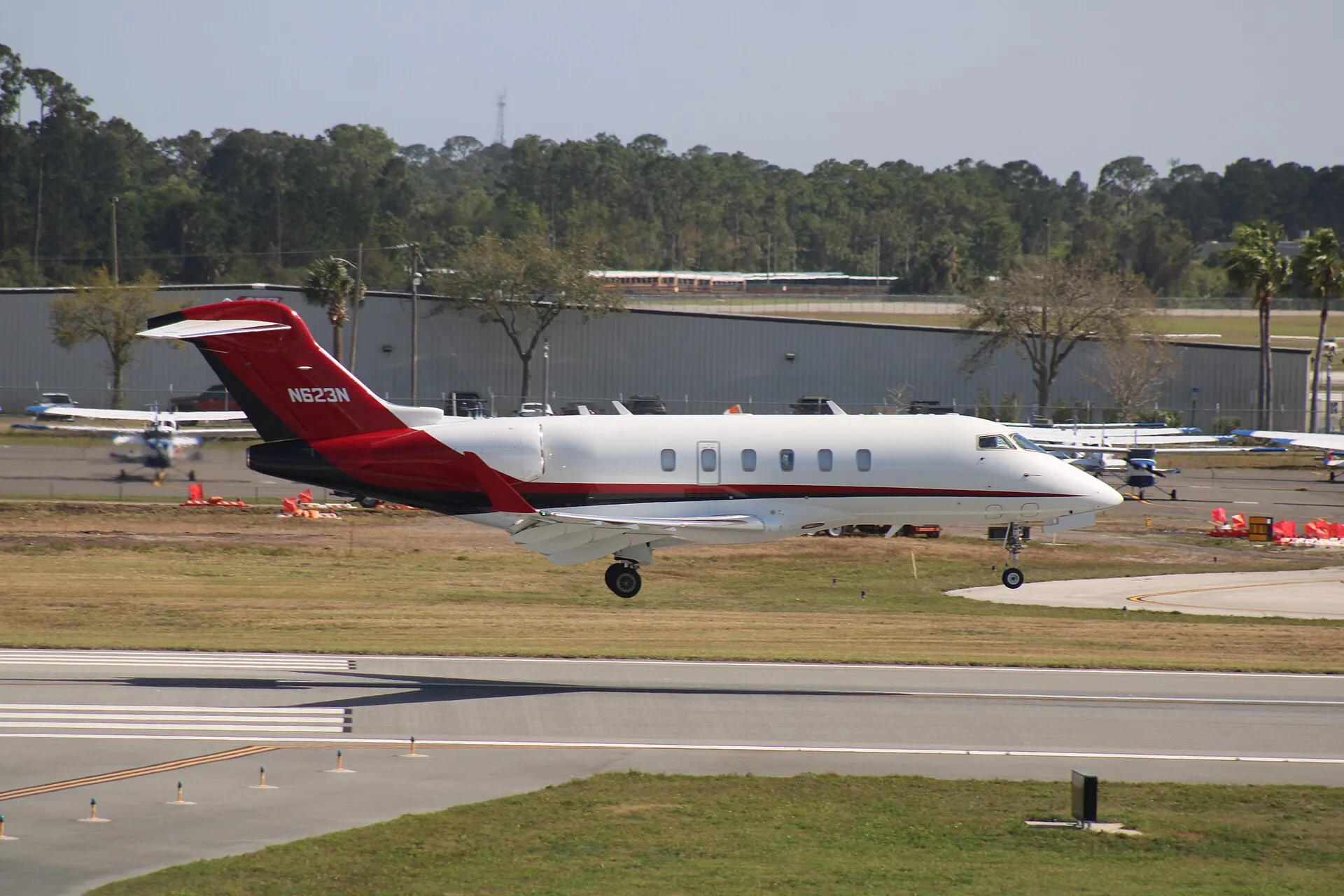 A Challenger 3500 in service, photographed from the side