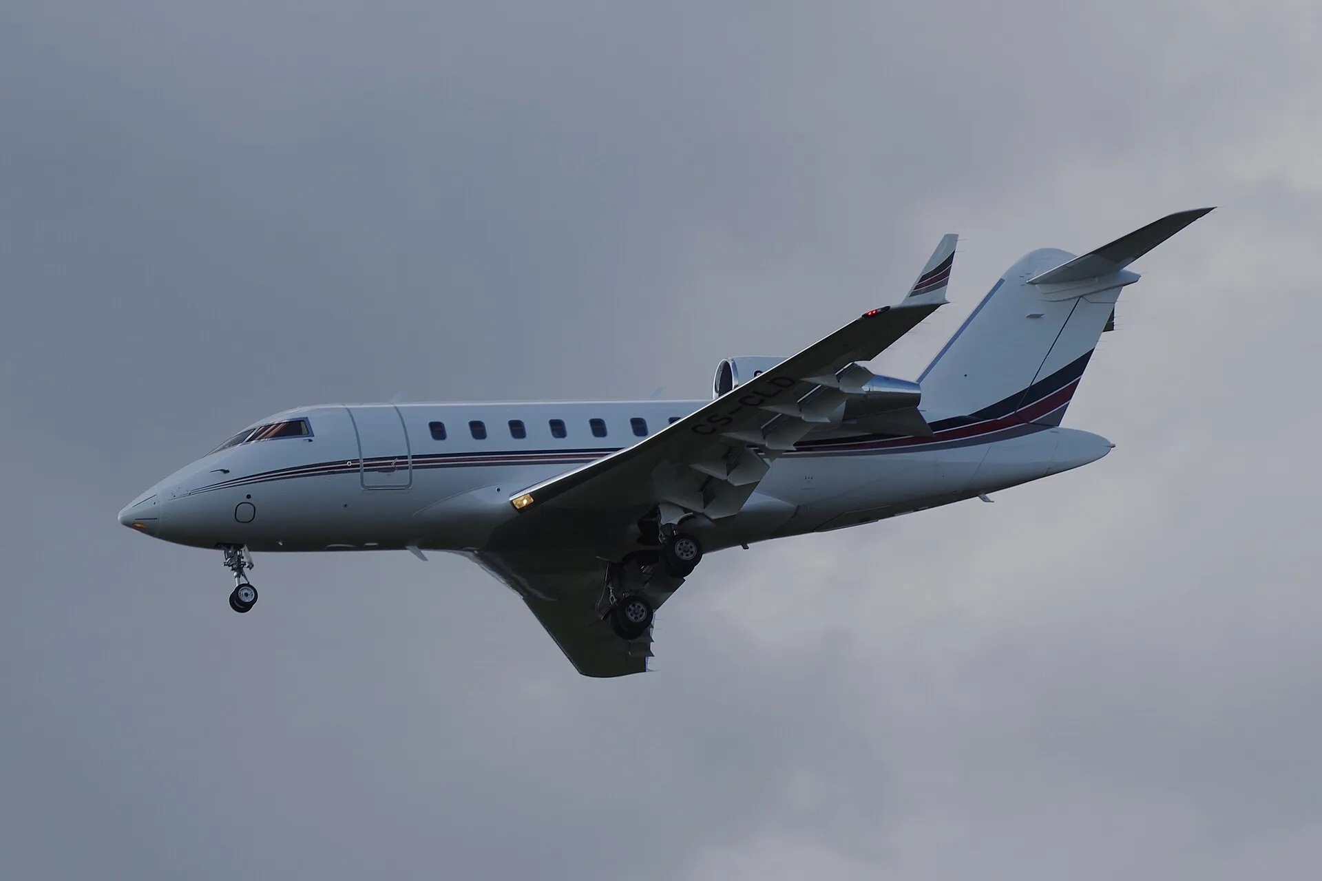 A Challenger 650, second view