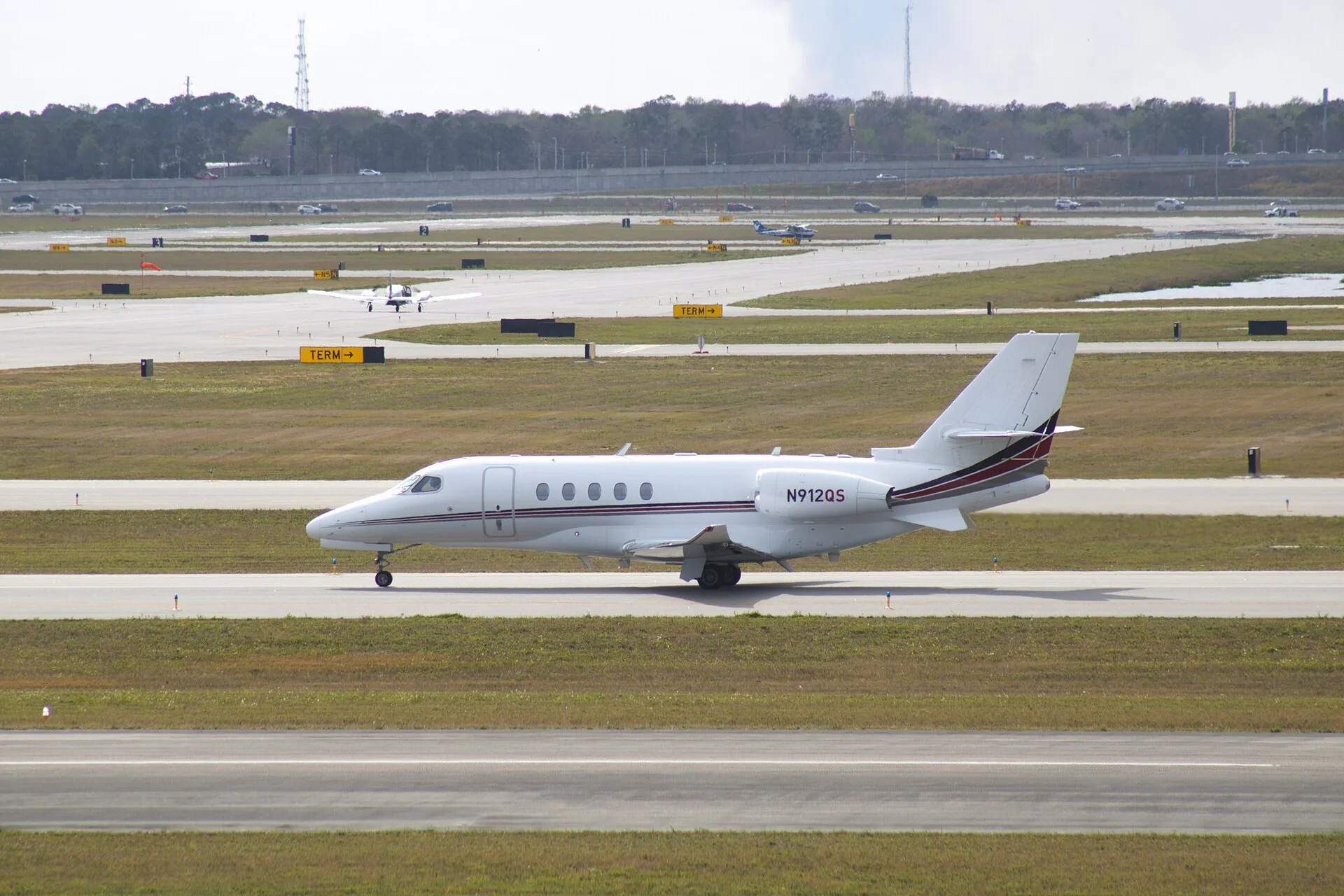 A Citation Latitude in service, photographed from the side