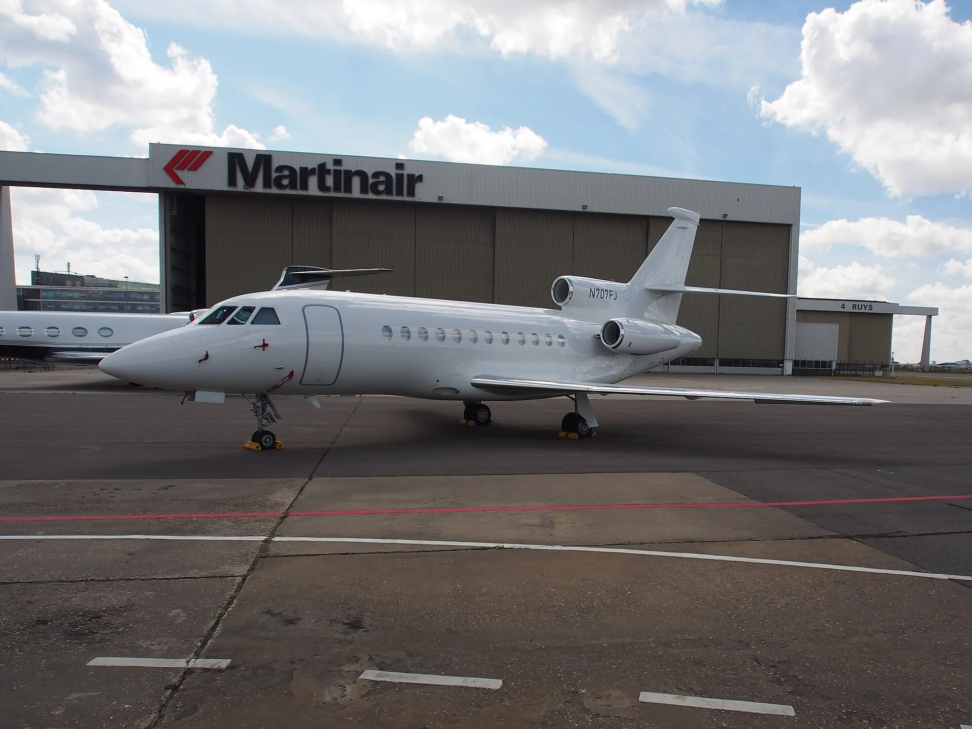 A Falcon 900LX, second view
