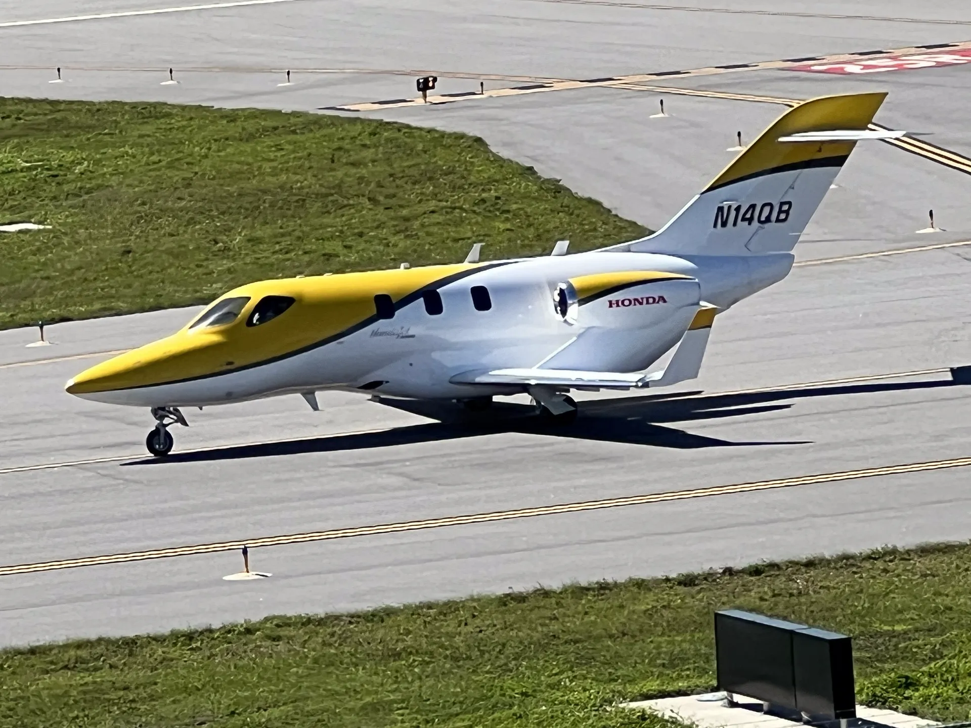 A HondaJet Elite II, second view