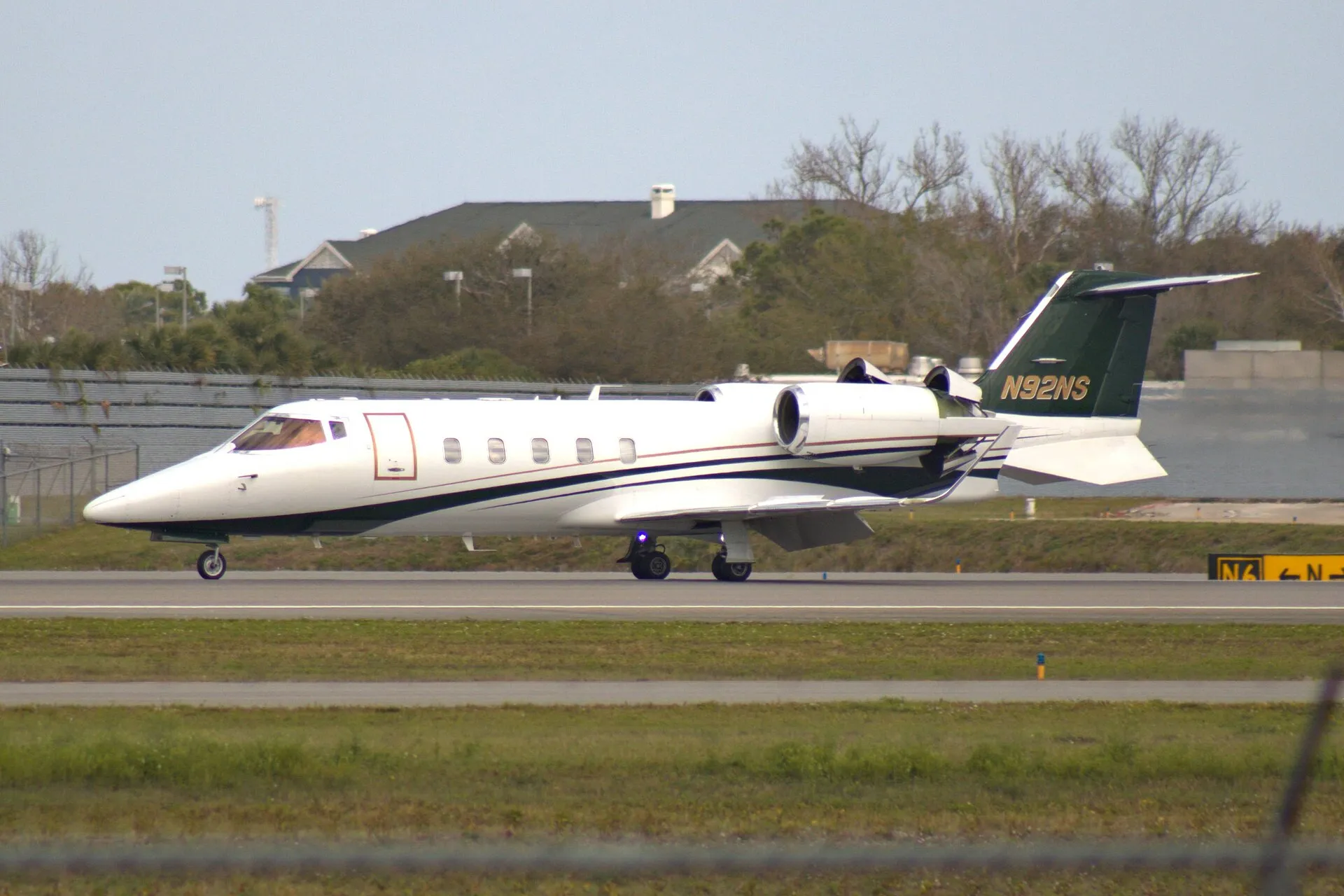A Learjet 60XR, second view