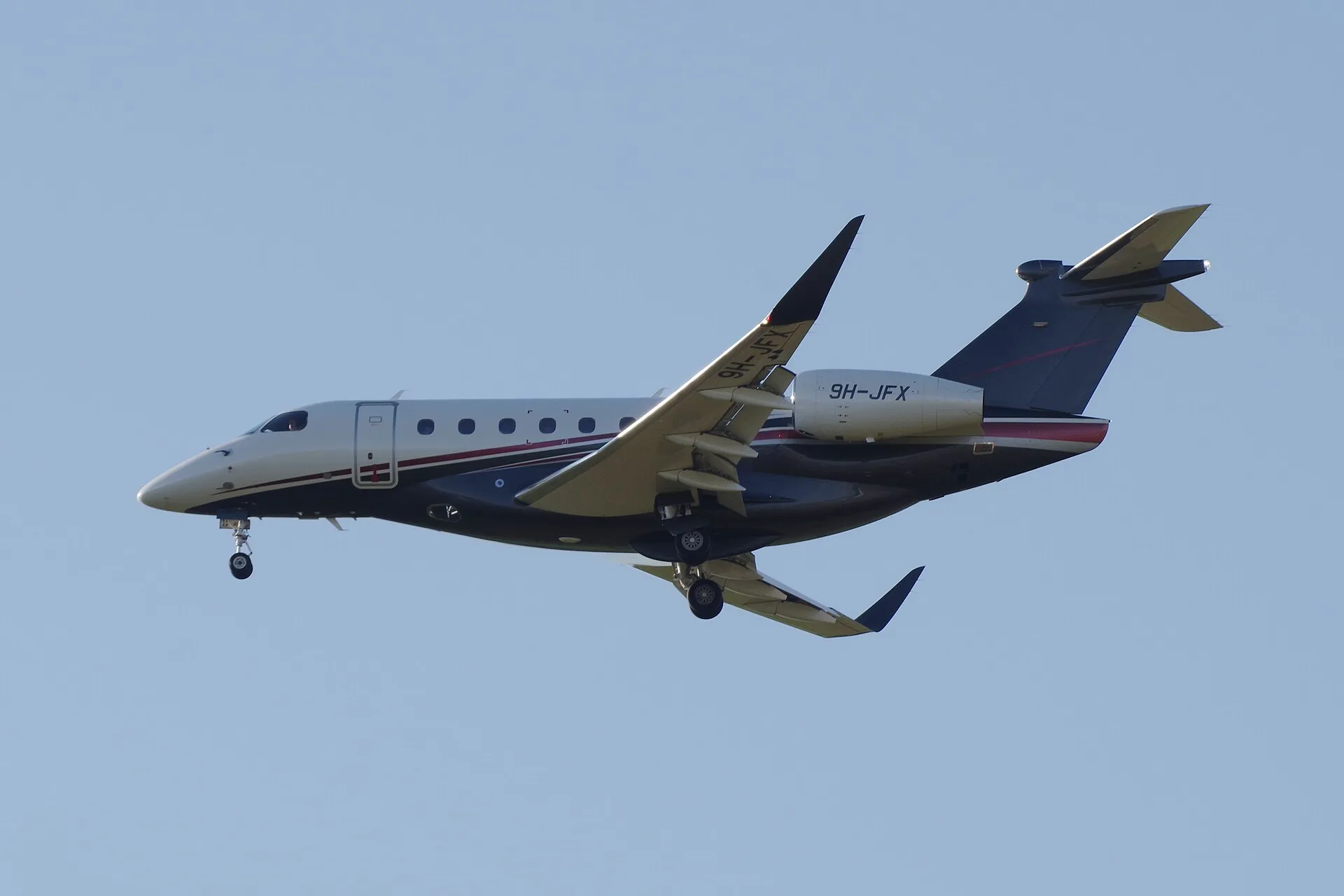 A Praetor 600 in service, photographed from the side
